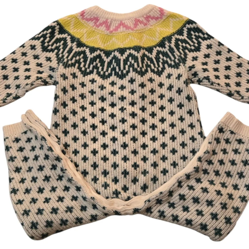 Old Navy Cream and Green Patterned Kids Footie 18 - 24 M